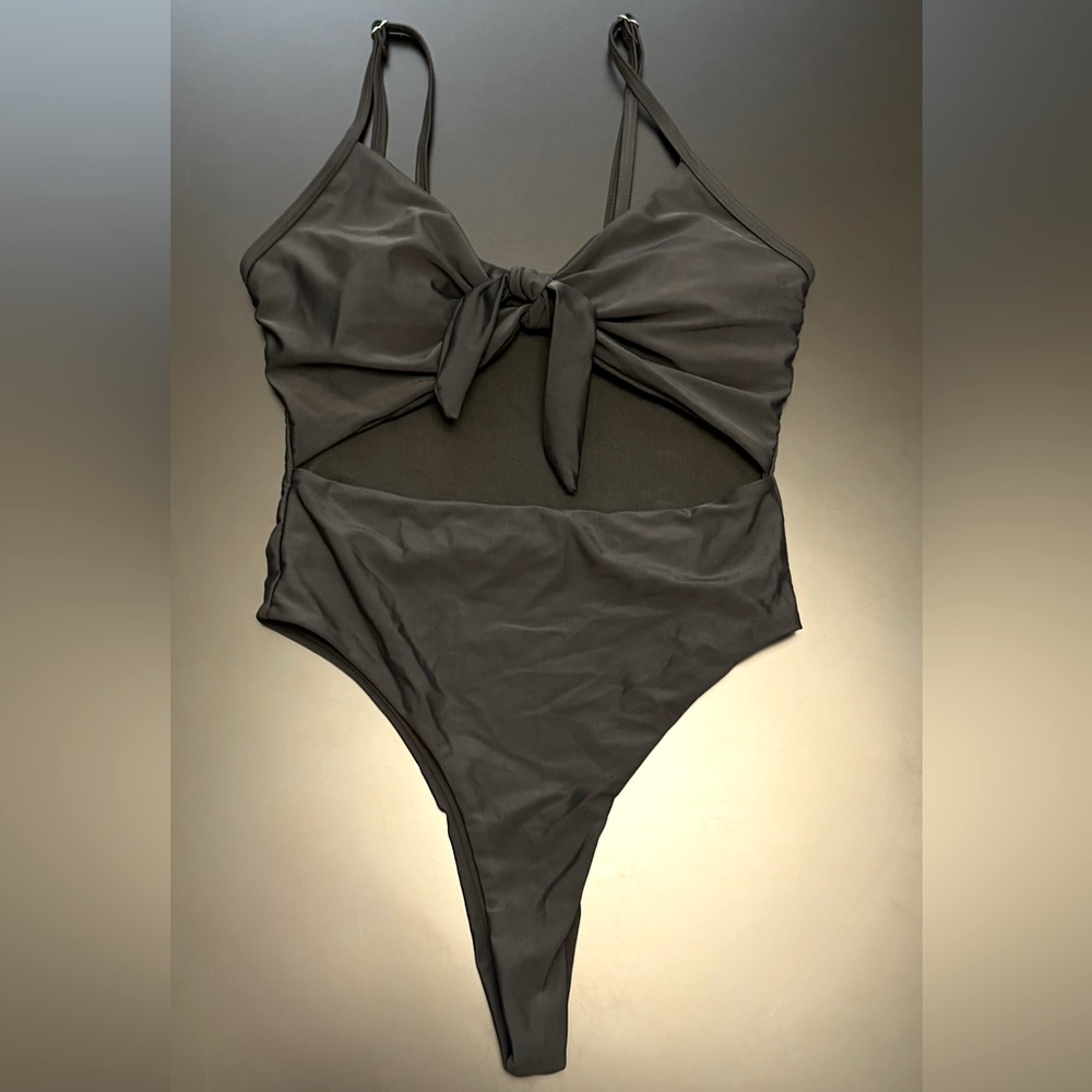 Zahara Swim Black One-Piece Swimsuit – Size Medium